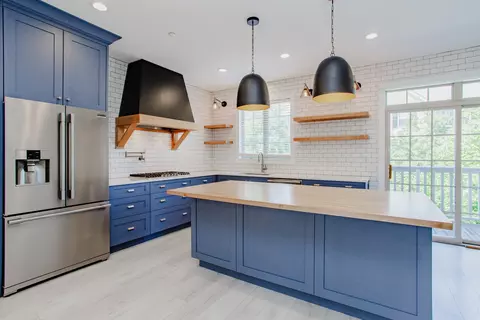Kitchen - 725 Prestwick Ln, Wheeling, IL 60090 photo 1 of 4