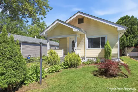 638 Myrtle St N, Waukegan, IL 60085