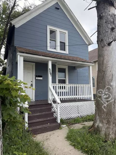 557 Oak St, Waukegan, IL 60085