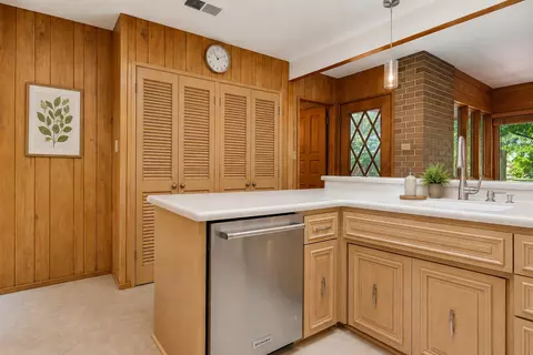 Kitchen - 7856 45th Pl, Lyons, IL 60534 photo 3 of 4
