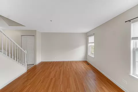 Living - Undisclosed, Aurora, IL 60503 photo 1 of 3