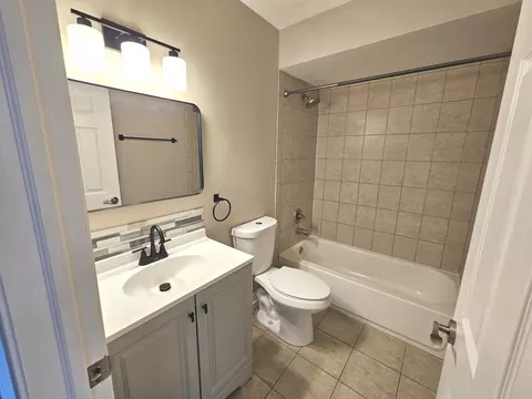 Bath - 9358 Golf Rd #3B, Des Plaines, IL 60016 photo 1 of 3
