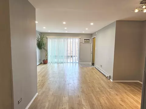 Living - 9358 Golf Rd #3B, Des Plaines, IL 60016 photo 3 of 7