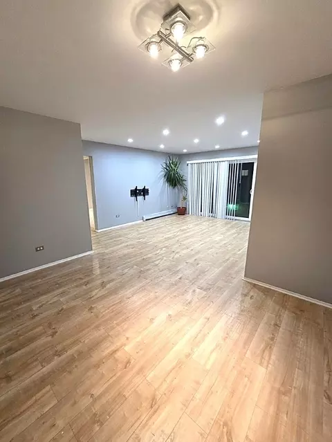 Living - 9358 Golf Rd #3B, Des Plaines, IL 60016 photo 1 of 7