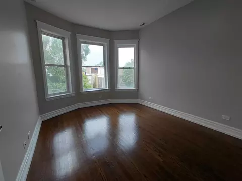Living - 432 E 45th Pl, Chicago, IL 60653 photo 11 of 12