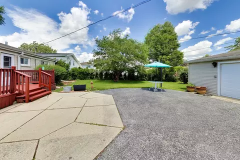 Exterior - 1081 Willson Dr, Des Plaines, IL 60016 photo 5 of 9