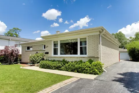 Exterior - 1081 Willson Dr, Des Plaines, IL 60016 photo 9 of 9