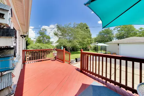 Exterior - 1081 Willson Dr, Des Plaines, IL 60016 photo 3 of 9