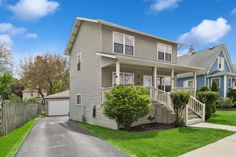 Exterior - 402 Crescent St, Wheaton, IL 60187 photo 1 of 5