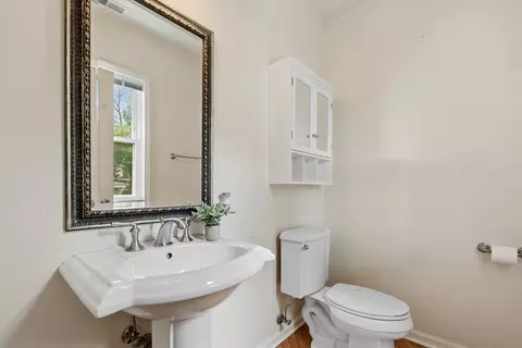 Bath - 402 Crescent St, Wheaton, IL 60187 photo 1 of 2