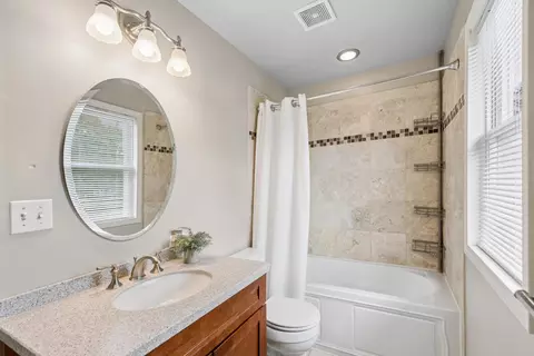 Bath - 402 Crescent St, Wheaton, IL 60187 photo 2 of 2