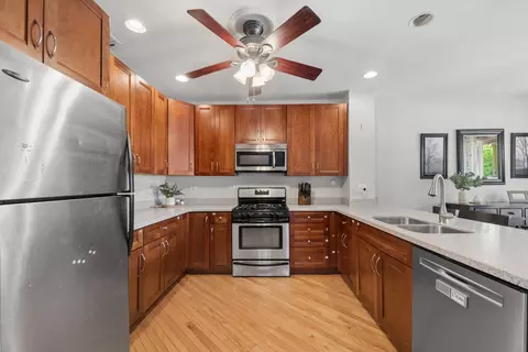 Kitchen - 402 Crescent St, Wheaton, IL 60187 photo 1 of 1