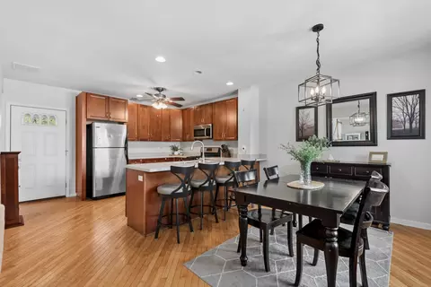 Dining - 402 Crescent St, Wheaton, IL 60187 photo 2 of 3