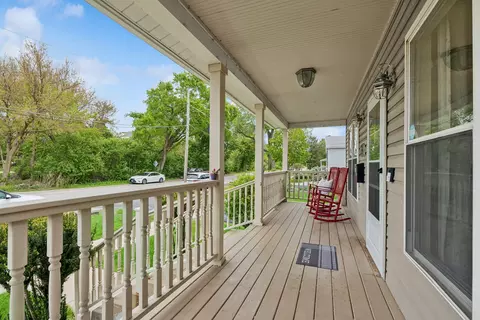 Exterior - 402 Crescent St, Wheaton, IL 60187 photo 2 of 5