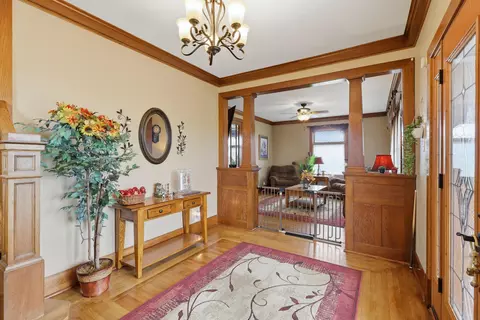 Entry Way - 973 E 2500 North Rd, Ashkum, IL 60911 photo 2 of 6