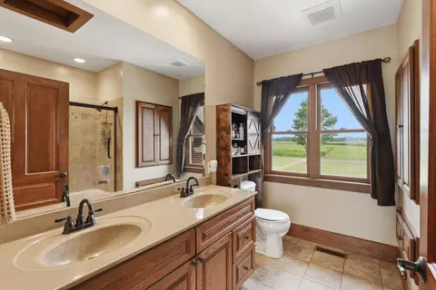 Bath - 973 E 2500 North Rd, Ashkum, IL 60911 photo 1 of 3
