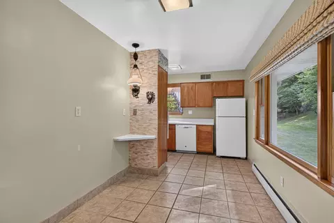 Kitchen - 1500 E State Route 71, Ottawa, IL 61350 photo 4 of 4