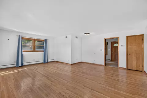 Living - 1500 E State Route 71, Ottawa, IL 61350 photo 1 of 3