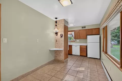 Kitchen - 1500 E State Route 71, Ottawa, IL 61350 photo 3 of 4