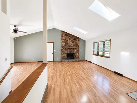 Living - 6615 W Gate Ct, Roscoe, IL 61073 photo 2 of 4