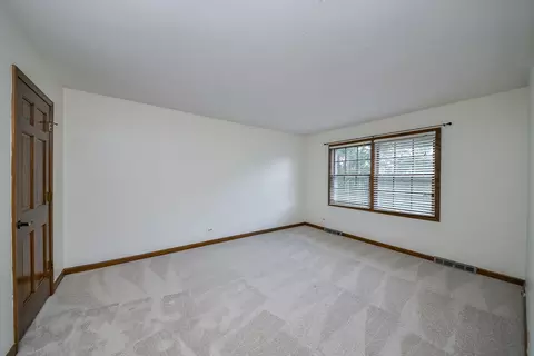 Bedroom - 2230 Barger Ct, Wheaton, IL 60189 photo 4 of 5