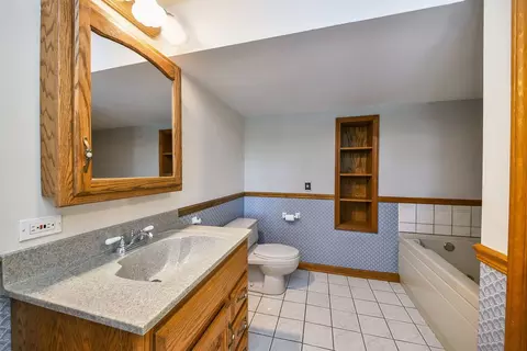 Bath - 2230 Barger Ct, Wheaton, IL 60189 photo 5 of 5