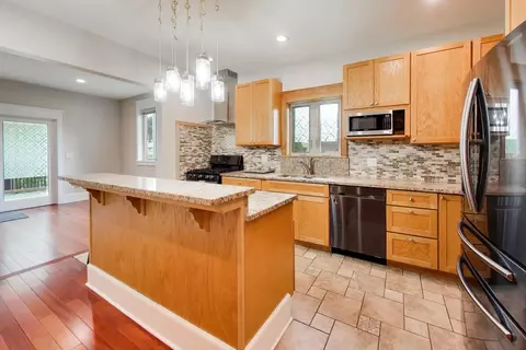 Kitchen - 2908 W Pershing Rd, Chicago, IL 60632 photo 1 of 3
