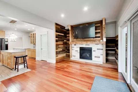 Living - 2908 W Pershing Rd, Chicago, IL 60632 photo 4 of 5