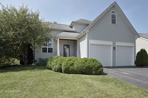 1290 Savanna Ln, Woodstock, IL 60098