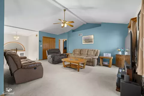 Living - Undisclosed, Monee, IL 60449 photo 1 of 3