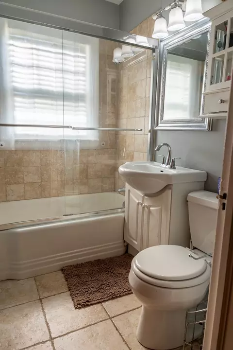 Bath - 2116 S 20th Ave, Broadview, IL 60155 photo 1 of 2