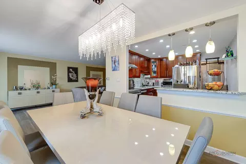 Dining - 1500 Harbour Dr #4Q, Wheeling, IL 60090 photo 6 of 6