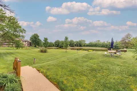 Exterior - 1500 Harbour Dr #4Q, Wheeling, IL 60090 photo 5 of 5