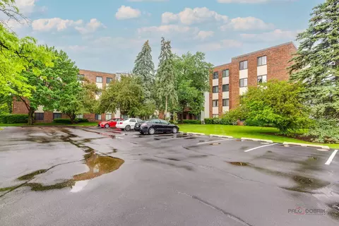 Exterior - 1500 Harbour Dr #4Q, Wheeling, IL 60090 photo 1 of 5