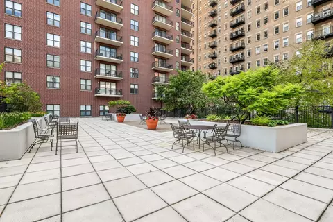 Exterior - 41 E 8th St #1102, Chicago, IL 60605 photo 8 of 8
