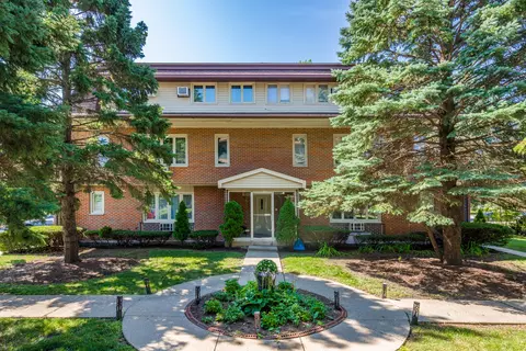 816 W Saint James St #1W, Arlington Heights, IL 60005