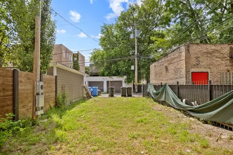 Exterior - 835 E Drexel Sq, Chicago, IL 60615 photo 8 of 8