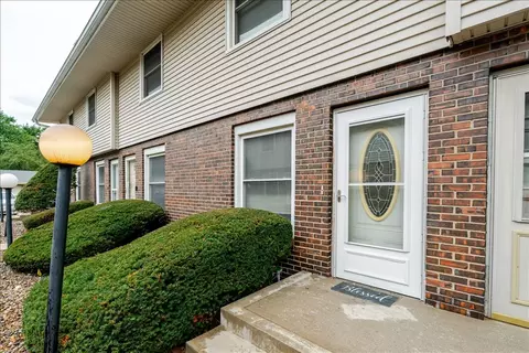 Exterior - 103 S Towanda Ave #4, Normal, IL 61761 photo 1 of 6