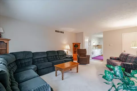 Living - 103 S Towanda Ave #4, Normal, IL 61761 photo 1 of 1