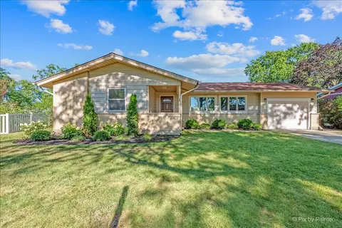 1059 Hickory Ln, Elk Grove Village, IL 60007