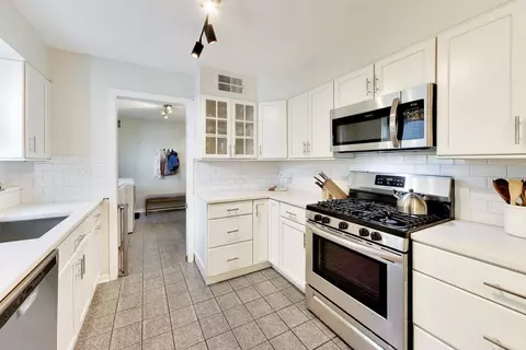 Kitchen - 800 Hunter Rd, Glenview, IL 60025 photo 1 of 3