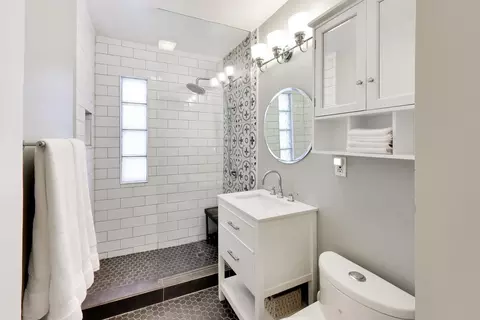 Bath - 800 Hunter Rd, Glenview, IL 60025 photo 1 of 1