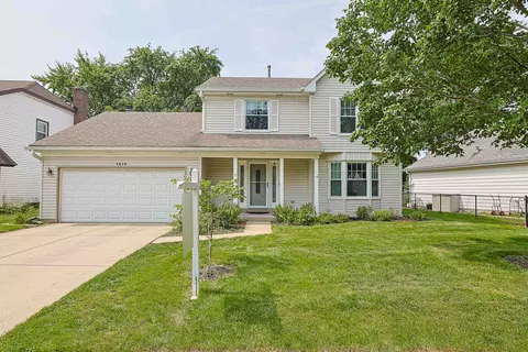 1410 Huntington Dr, Mundelein, IL 60060