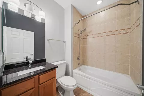 Bath - 1500 S Halsted St #2A, Chicago, IL 60607 photo 1 of 2