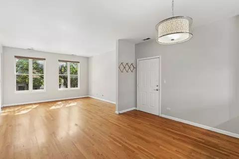 Living - 1500 S Halsted St #2A, Chicago, IL 60607 photo 1 of 5