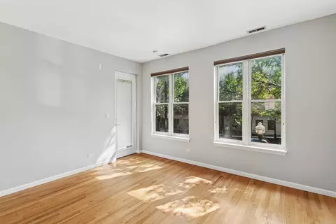 Living - 1500 S Halsted St #2A, Chicago, IL 60607 photo 4 of 5