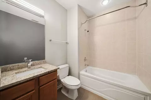 Bath - 1500 S Halsted St #2A, Chicago, IL 60607 photo 2 of 2