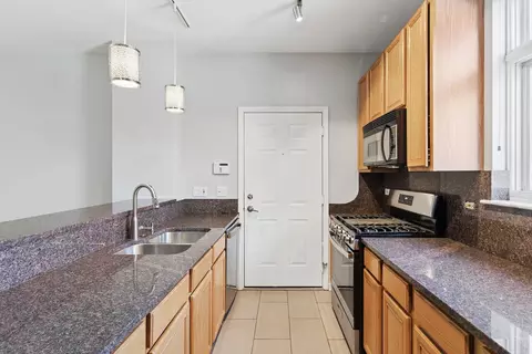 Kitchen - 1500 S Halsted St #2A, Chicago, IL 60607 photo 4 of 5