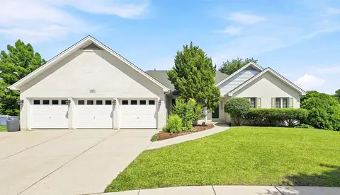 220 Rosewood Ct, Westmont, IL 60559