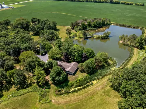 707 S Olbrich Rd, Harvard, IL 60033